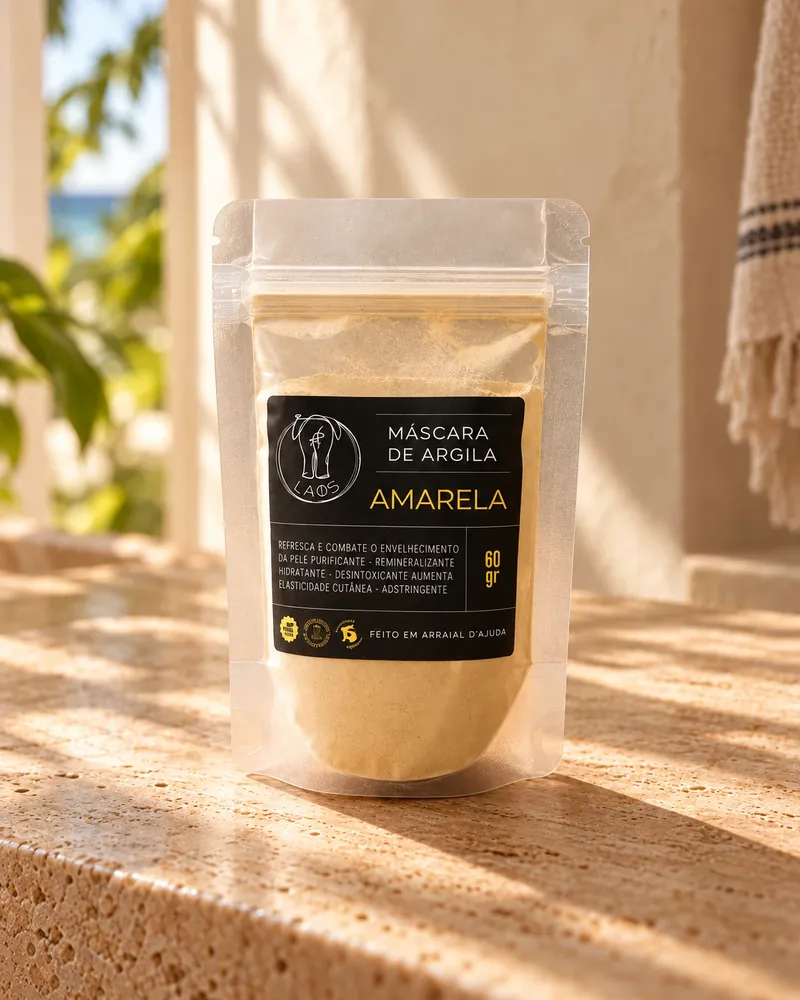 Máscara de Argila Amarela num ambiente de casa