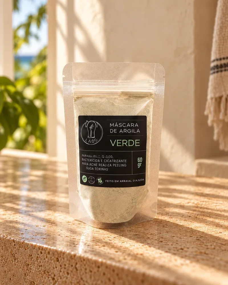 Máscara de Argila Verde num ambiente de casa